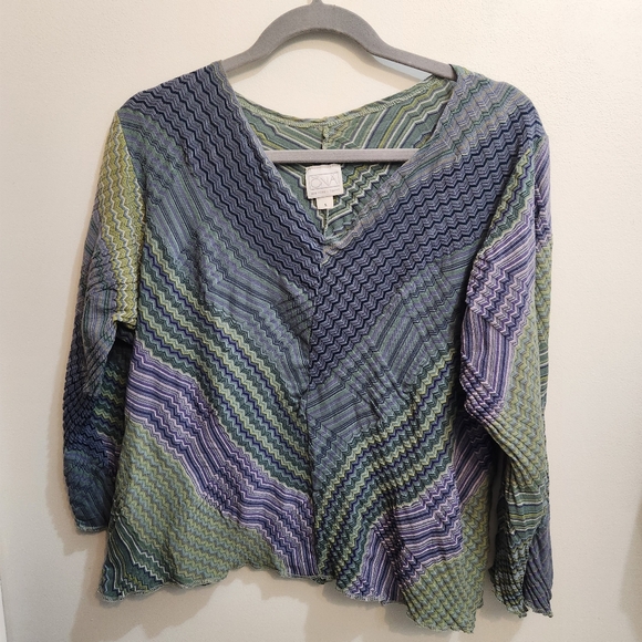 ONA New York Tokyo Textured Abstract V-Neck Top Size Small Made in U.S.A. - Picture 2 of 10